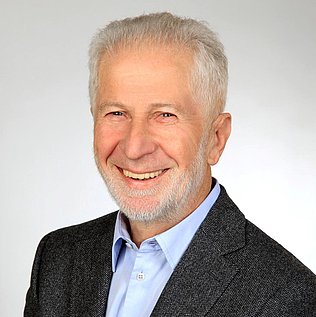 Dr. Hans Gölles